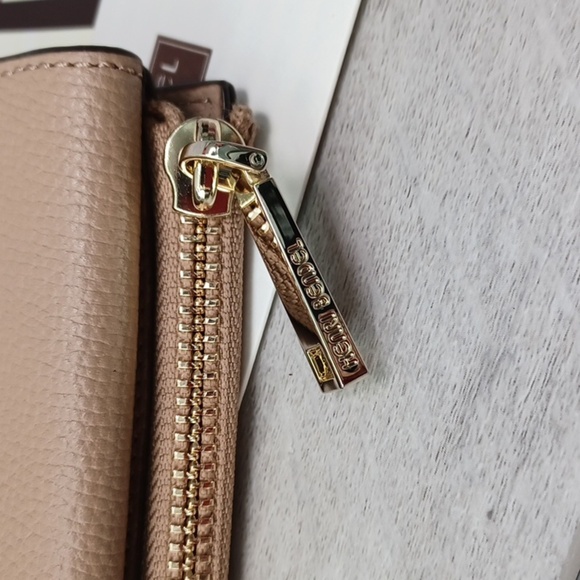 Henri Bendel NWOT Long Wallet - Picture 10 of 10